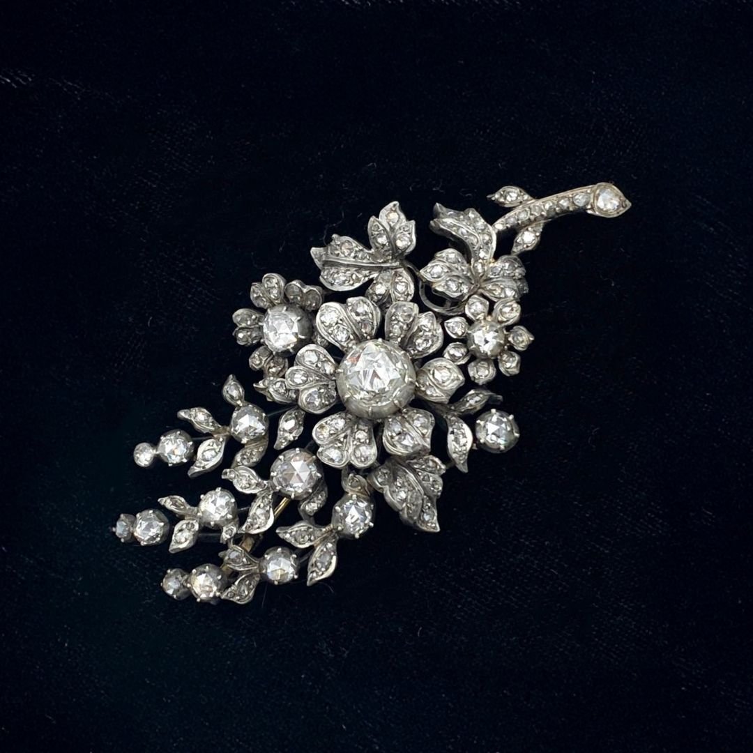 Art Nouveau Broche bezet met diamanten
